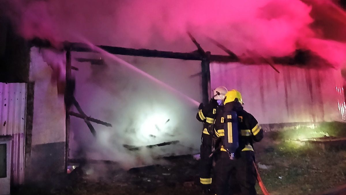 Od žhavého popela chytila na Znojemsku stodola